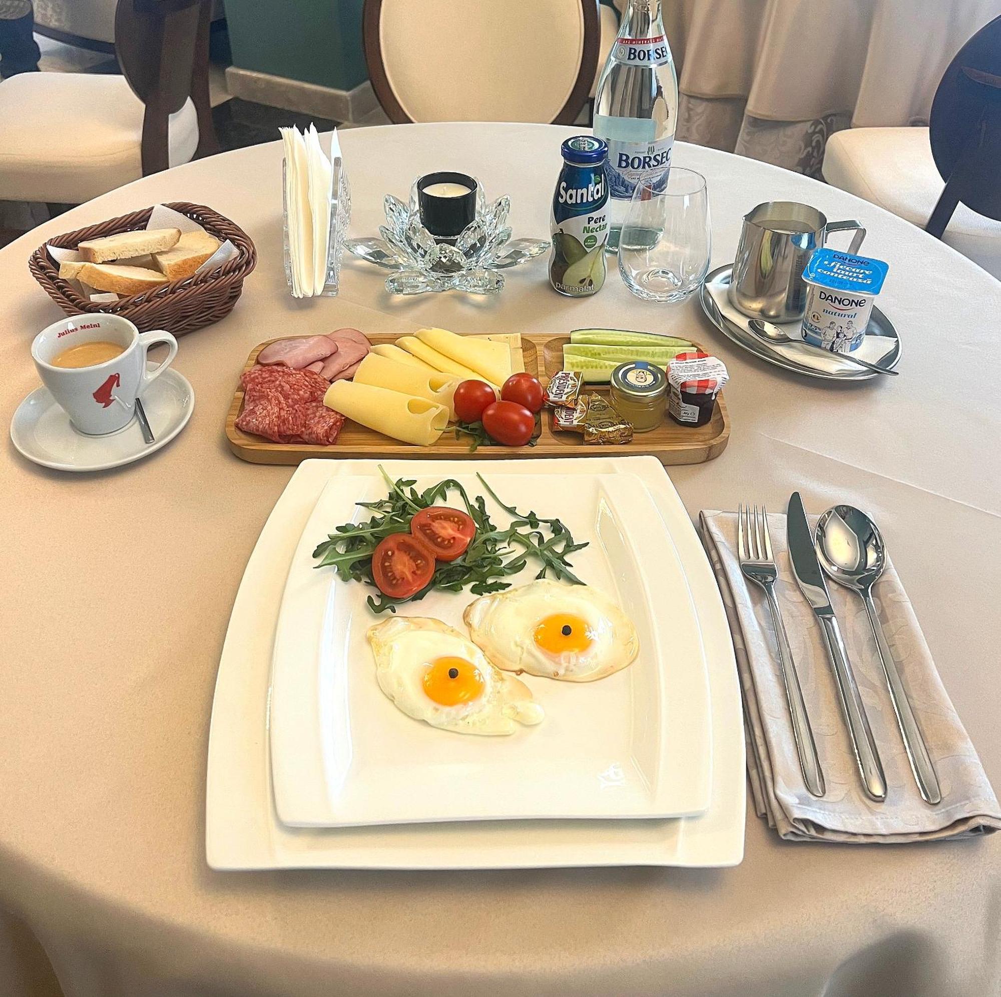 Sir Luxury Boutique Hotel Brăila Екстериор снимка