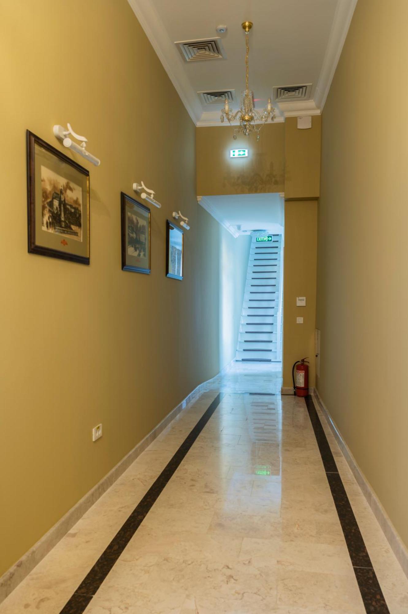 Sir Luxury Boutique Hotel Brăila Екстериор снимка