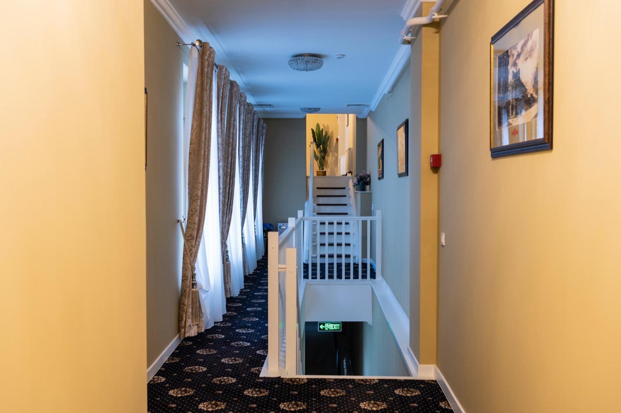 Sir Luxury Boutique Hotel Brăila Екстериор снимка
