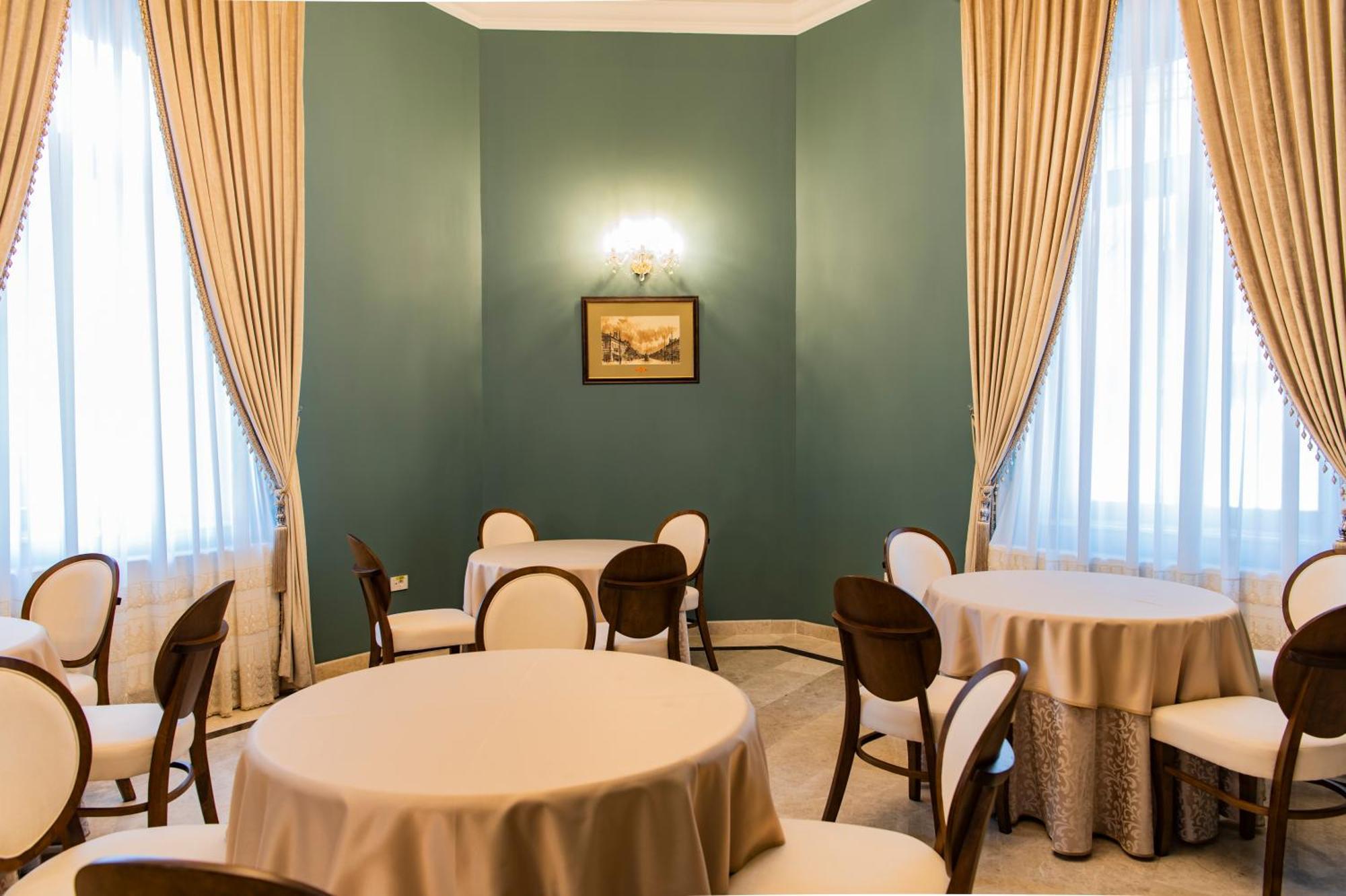 Sir Luxury Boutique Hotel Brăila Екстериор снимка