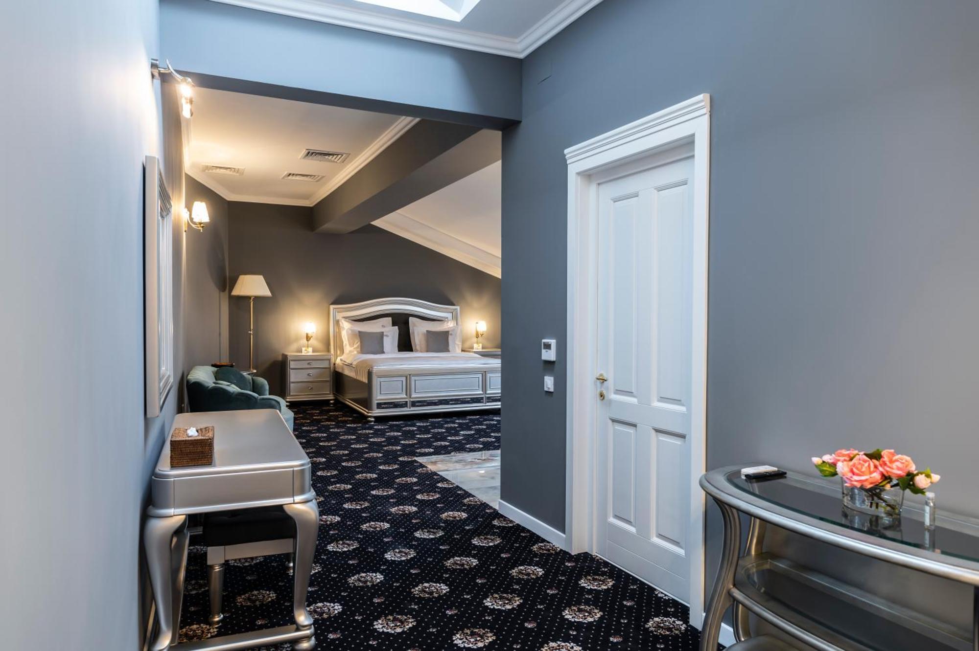 Sir Luxury Boutique Hotel Brăila Екстериор снимка