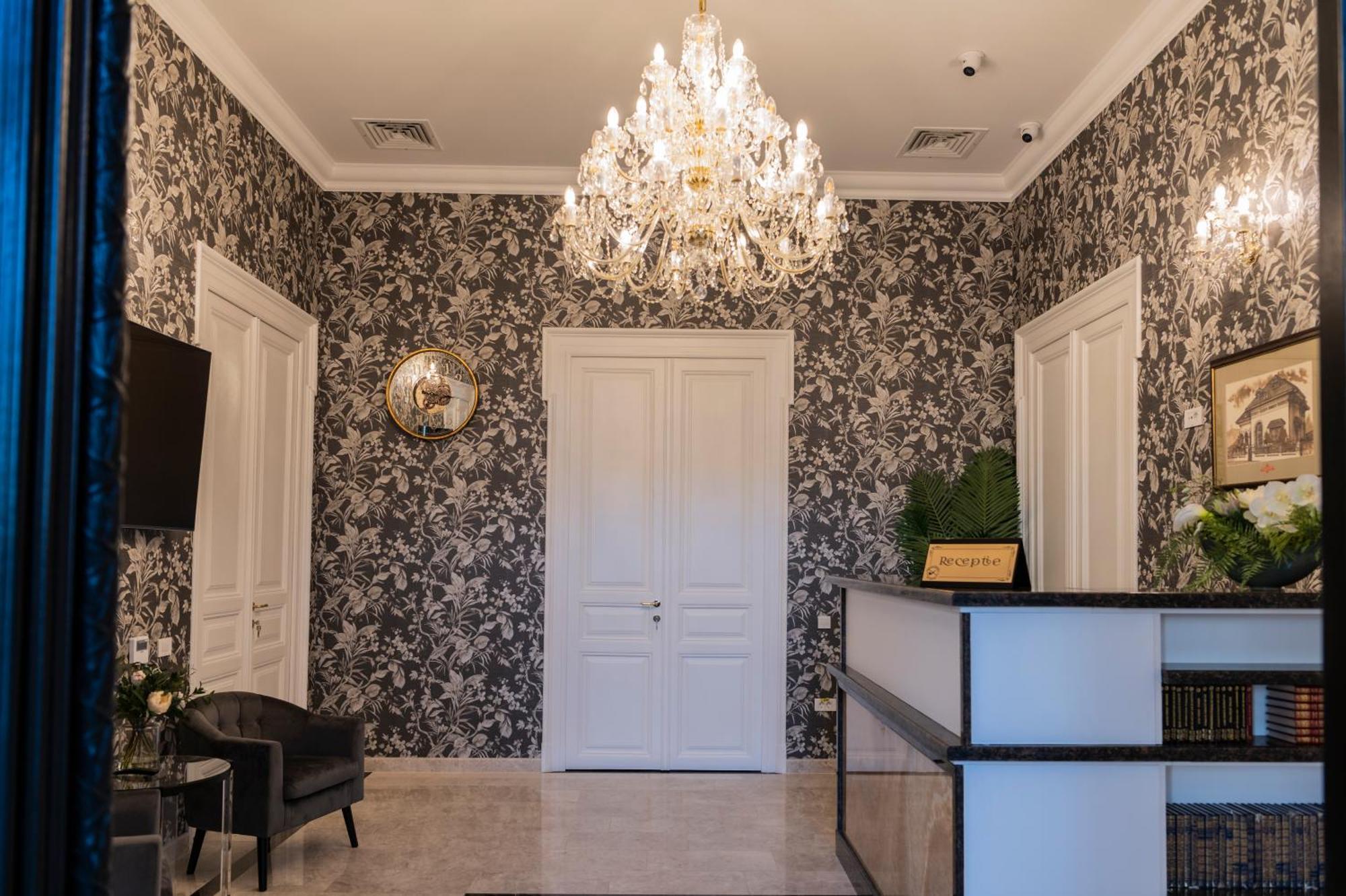 Sir Luxury Boutique Hotel Brăila Екстериор снимка