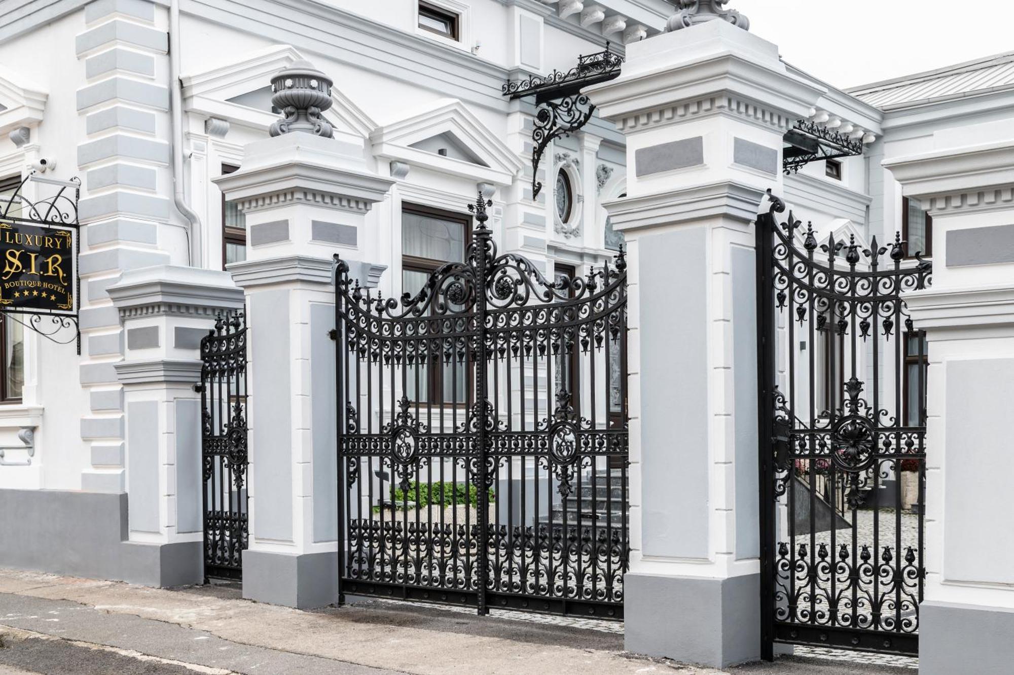 Sir Luxury Boutique Hotel Brăila Екстериор снимка