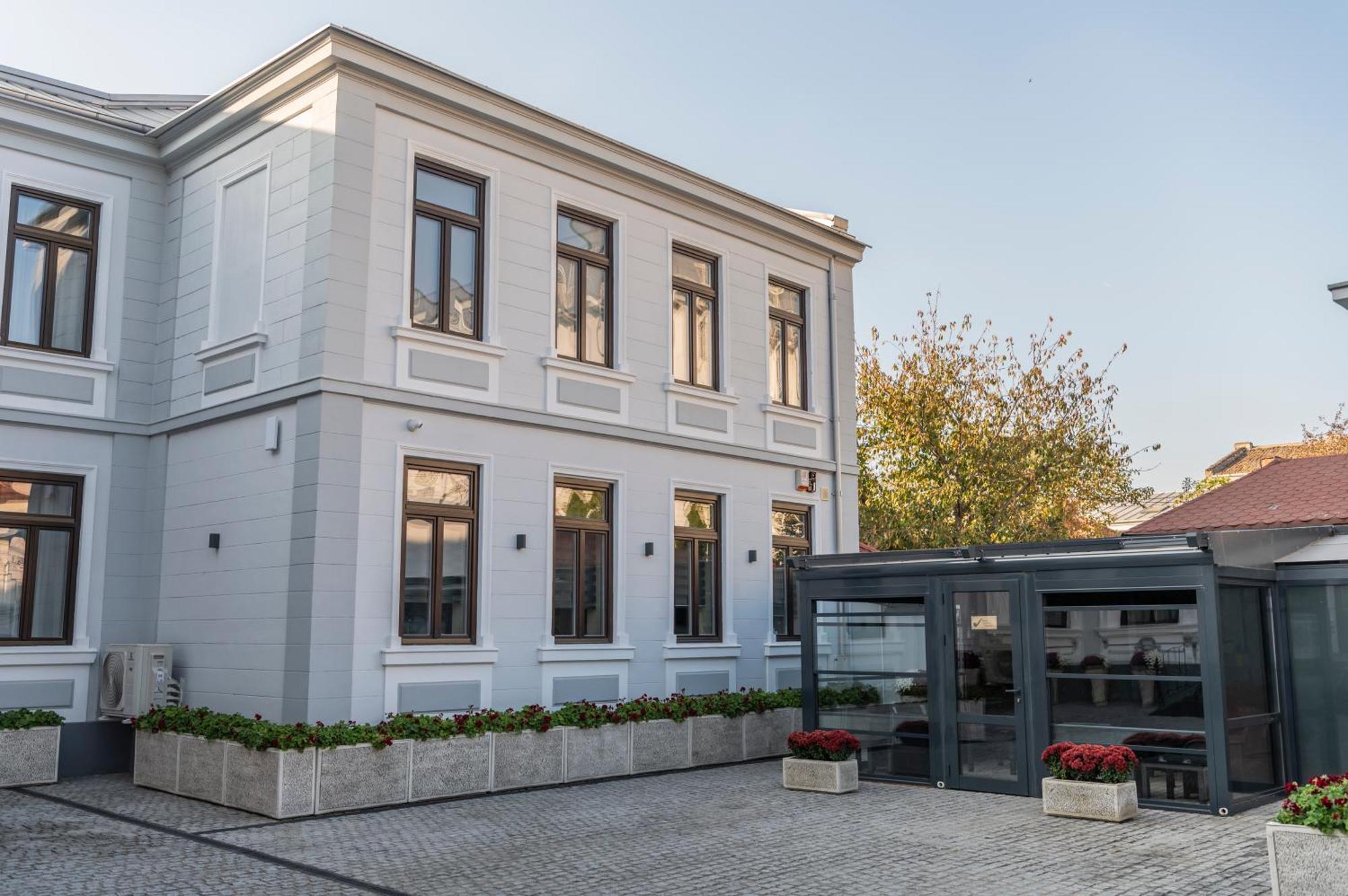 Sir Luxury Boutique Hotel Brăila Екстериор снимка